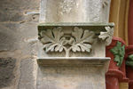 Dekoratives Detail des Kircheportals